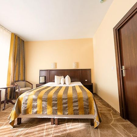 Hotel Parc Алба-Юлия Экстерьер фото