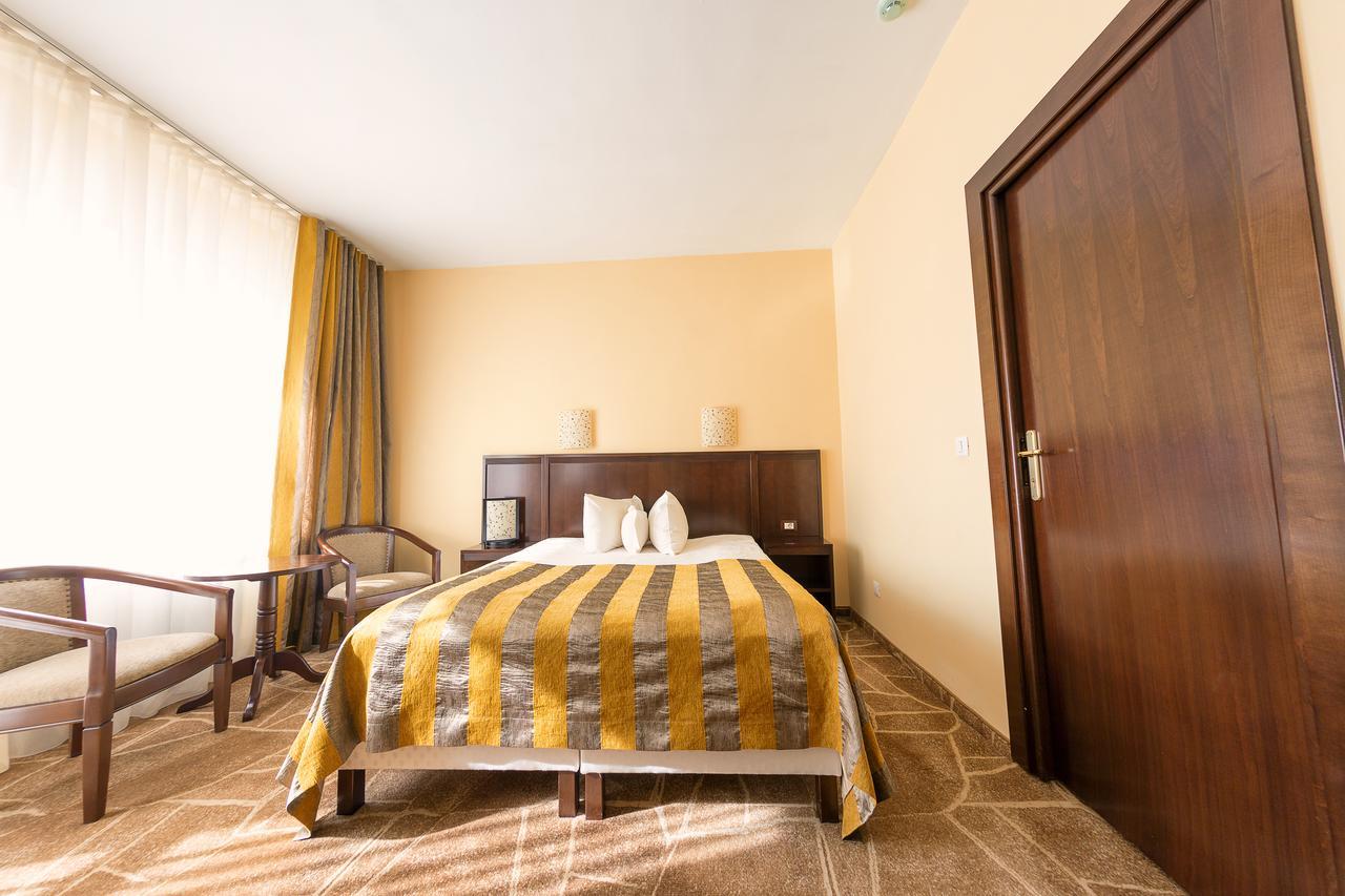 Hotel Parc Алба-Юлия Экстерьер фото