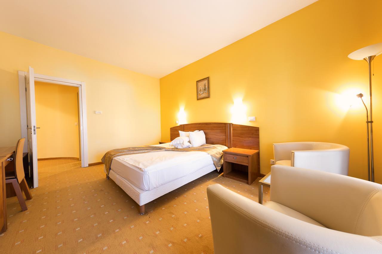 Hotel Parc Алба-Юлия Экстерьер фото