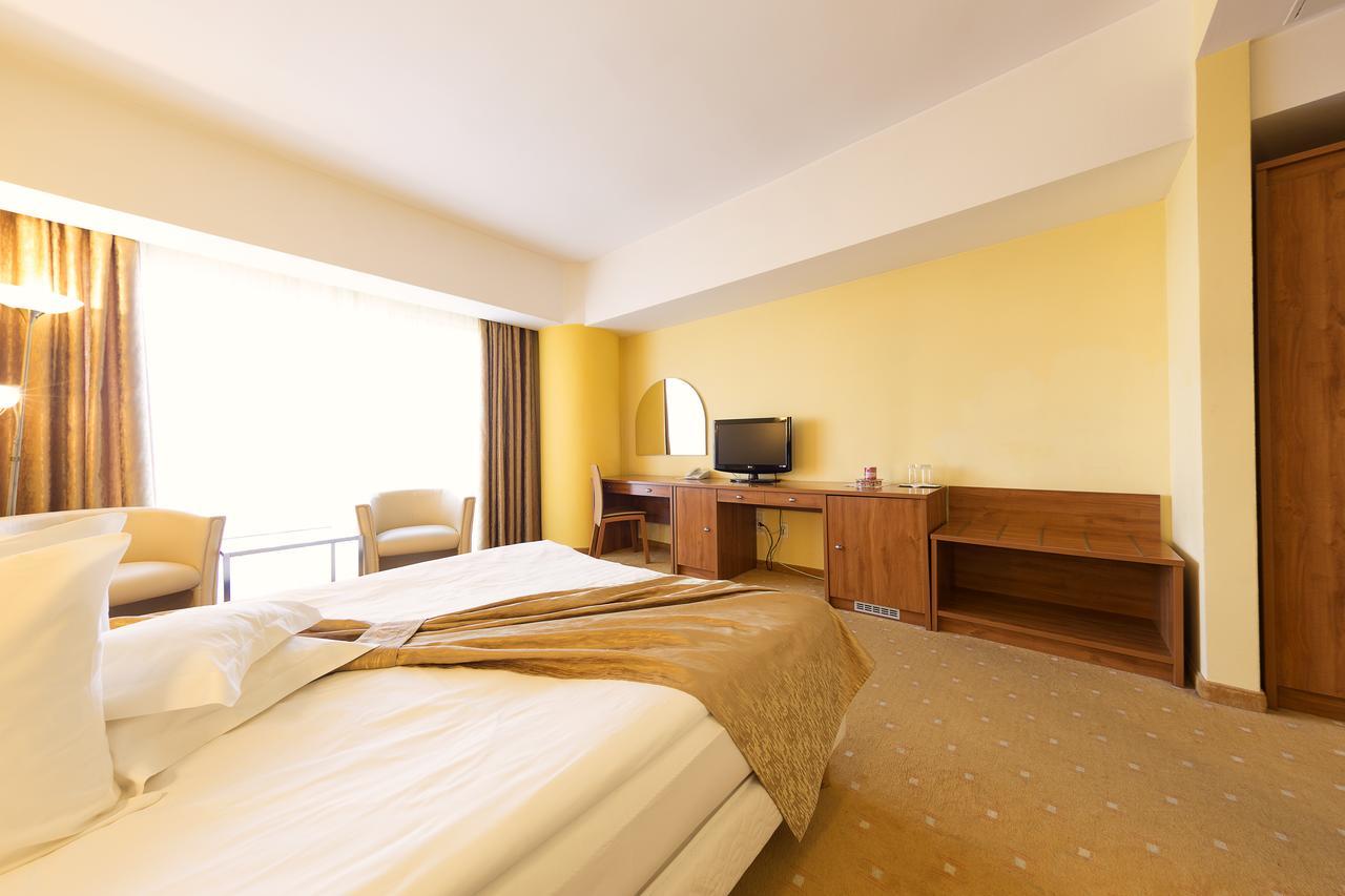 Hotel Parc Алба-Юлия Экстерьер фото