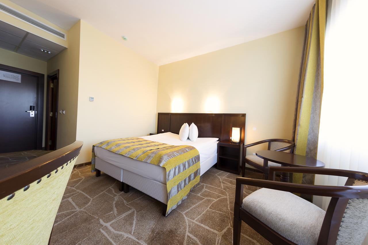 Hotel Parc Алба-Юлия Экстерьер фото