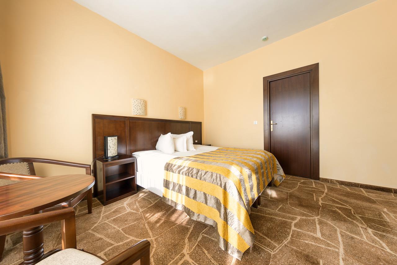 Hotel Parc Алба-Юлия Экстерьер фото