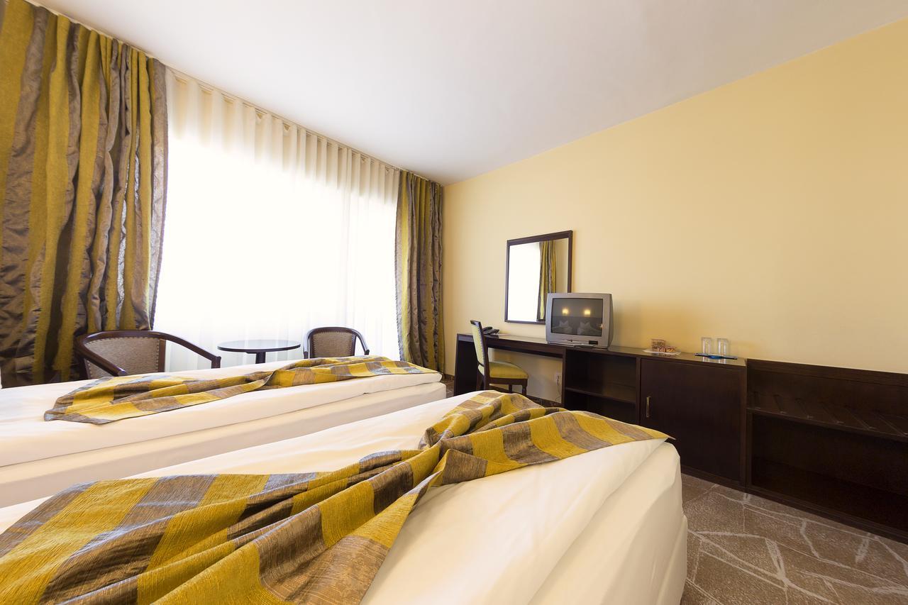Hotel Parc Алба-Юлия Экстерьер фото